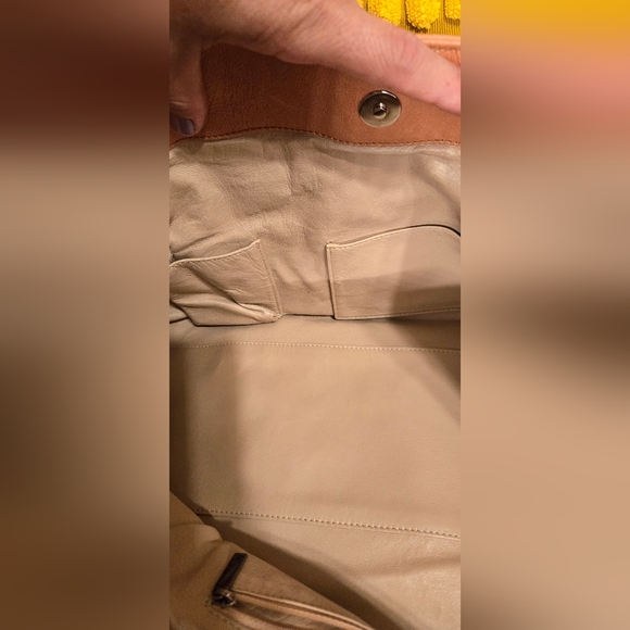 Beautiful Gently used Chanel bag with Chain detailed Straps! - Picture 14 of 16